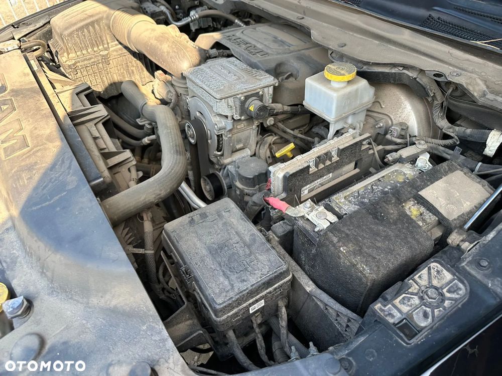 RAM 1500 Crew Cab Shortbed Bighorn - 12