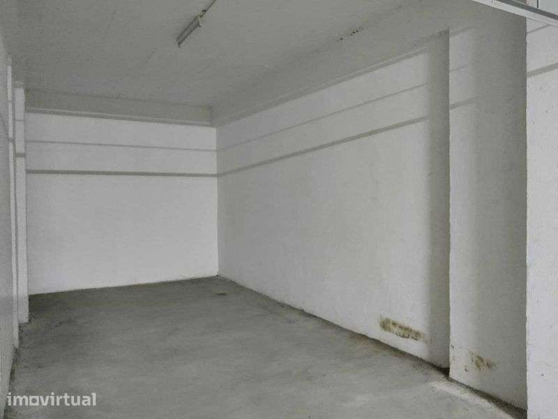 Garagem Box Fechada 18m² para Arrendamento - Entroncamento - Grande imagem: 4/6