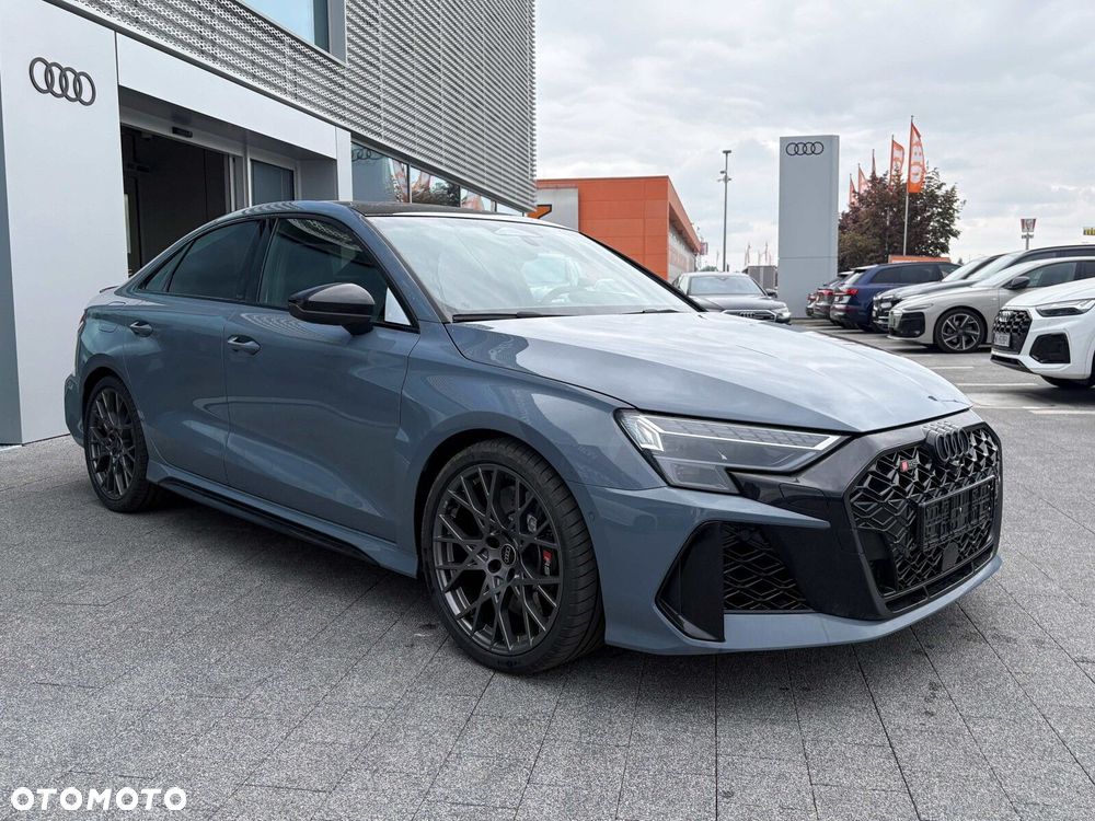 Audi RS3 Limousine - 13