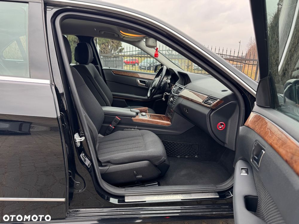 Mercedes-Benz Klasa E 250 CGI BlueEffICIENCY Elegance - 14