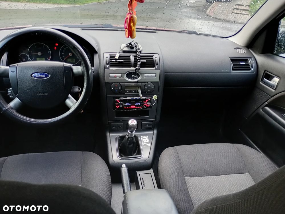 Ford Mondeo 2.0 TDCi Trend - 14