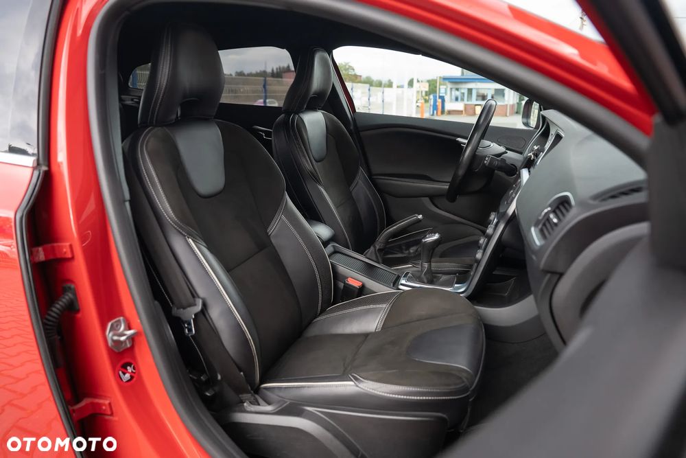 Volvo V40 D2 RDesign - 25