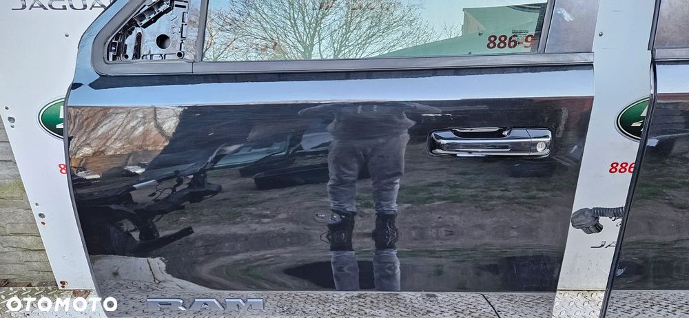 RAM 1500 V 5  2019- Big Horn KRÓTKI QUAD CAB 1,5 Drzwi przód lewy Drzwi przednie lewe Drzwi tył lewy Drzwi tylne lewe KOMPLETNE KOLOR PXJ - 4