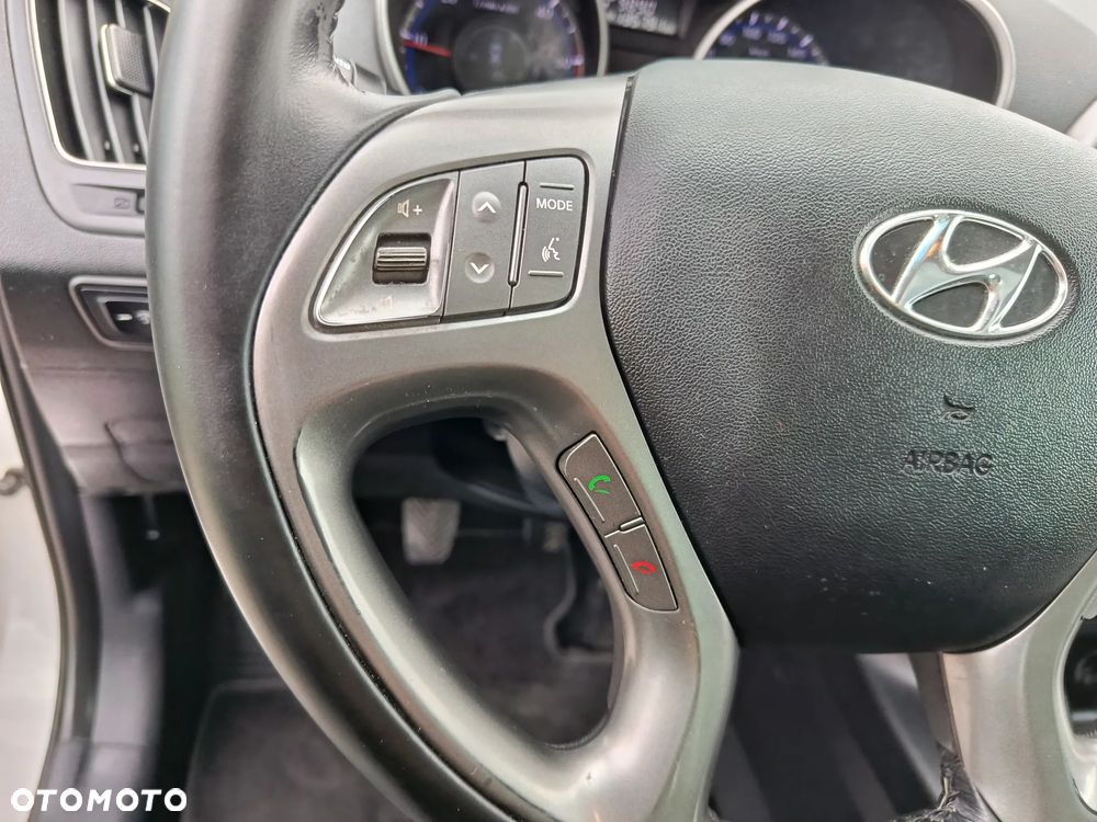 Hyundai ix35 1.7 CRDi 2WD blue Finale Silver - 16