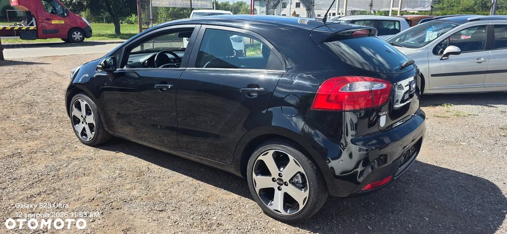 Kia Rio - 5