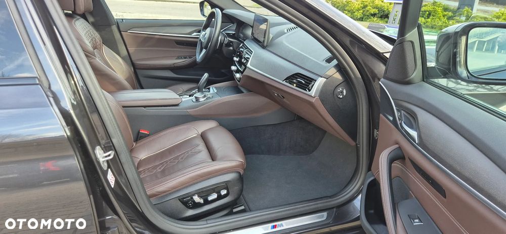 BMW Seria 5 530i xDrive mHEV M Sport sport - 39