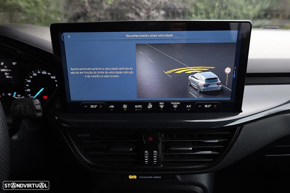 Ford Focus 1.0 EcoBoost MHEV ST-Line - 37