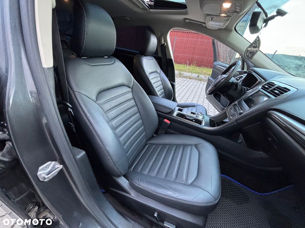Ford Fusion 2.0 EcoBoost Titanium - 23