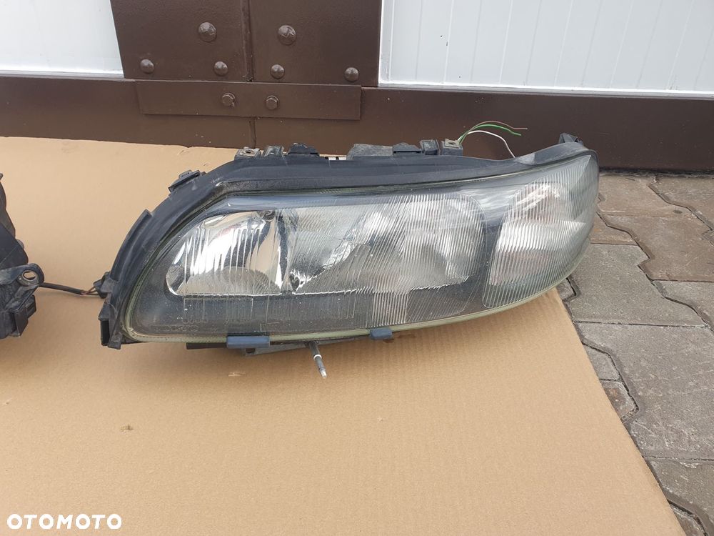 REFLEKTOR P/L  VOLVO V70 II 2 XC70 EUROPA - 4