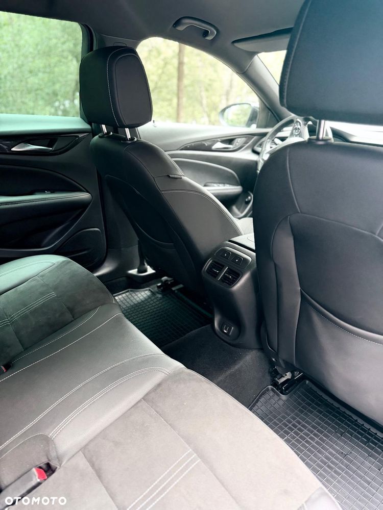 Opel Insignia - 10