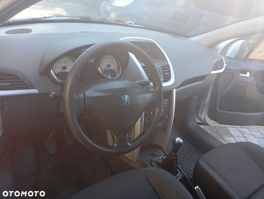 Peugeot 207 90 HDi FAP forever - 6