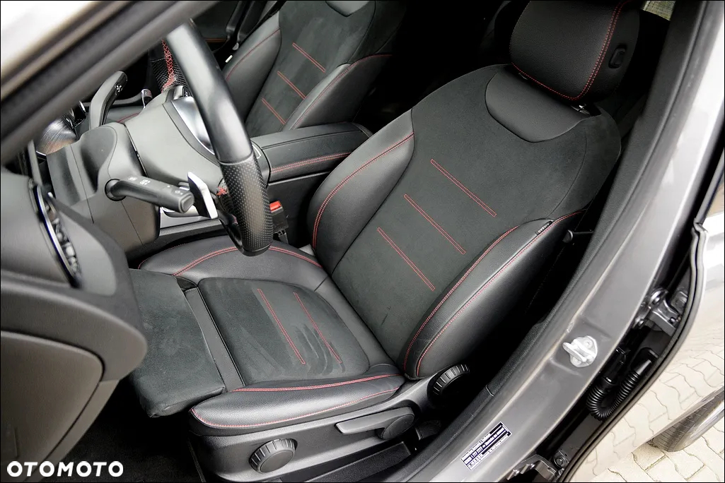 Mercedes-Benz GLB 220 d 8G-DCT AMG Line - 19