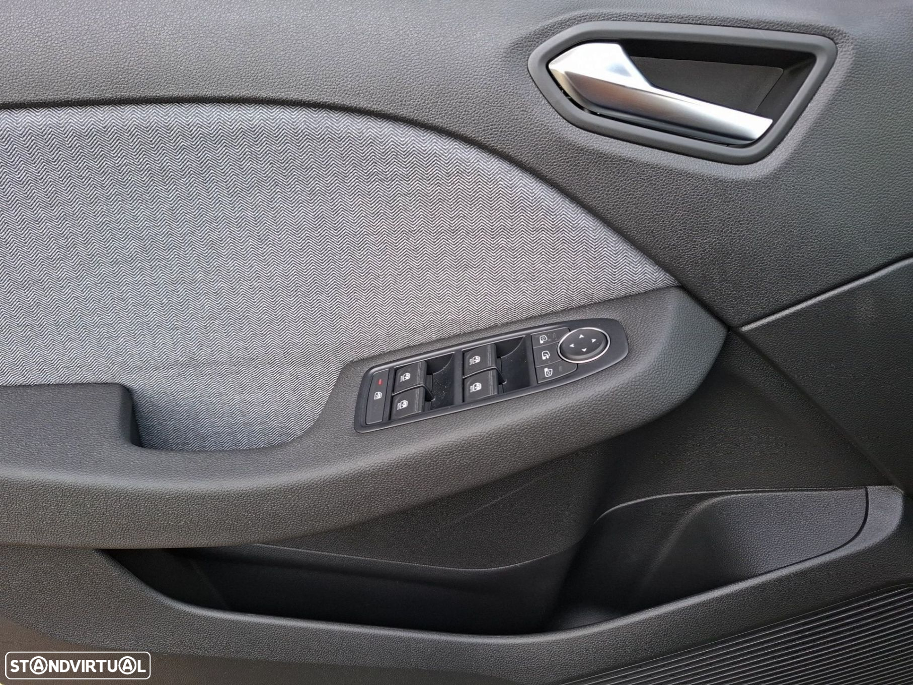Renault Clio 1.0 TCe Techno Bi-Fuel - 19