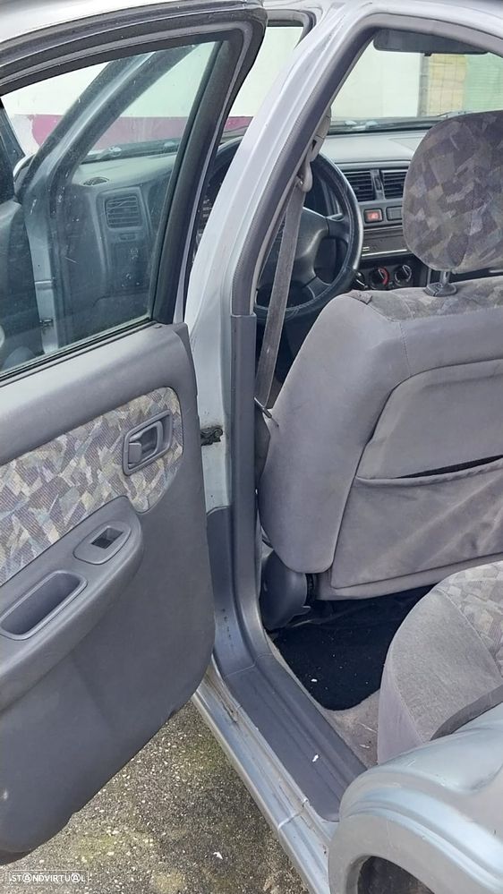 Nissan Almera 1.4 GX+AC - 28