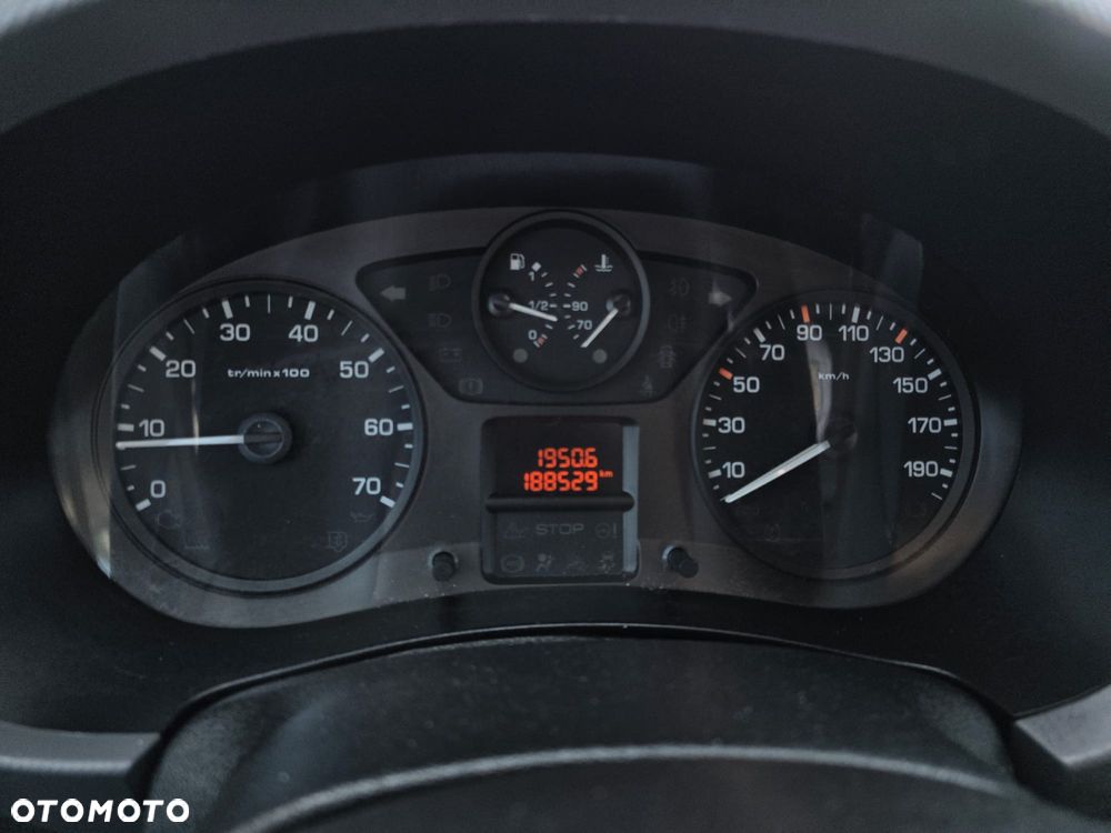 Peugeot Partner Long-5 osobowy - 19