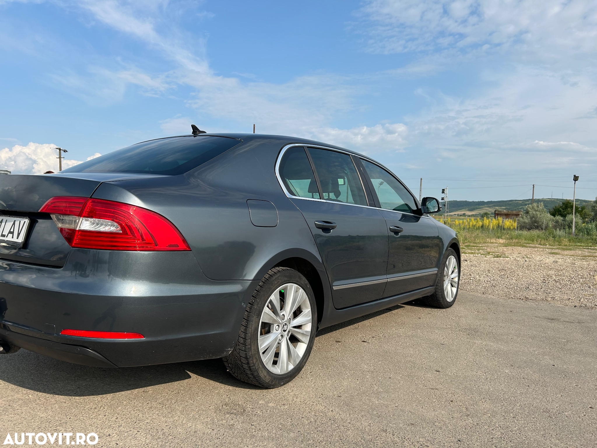 Skoda Superb 1.6 TDI DSG Ambition - 4