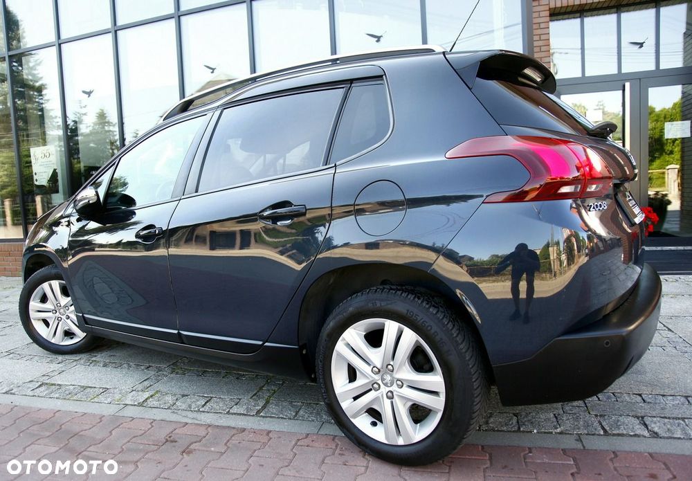 Peugeot 2008 1.2 Pure Tech Style S&S - 22