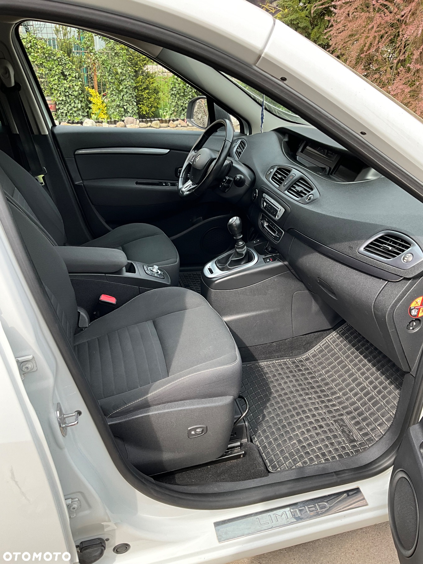 Renault Scenic 1.5 dCi Limited - 18