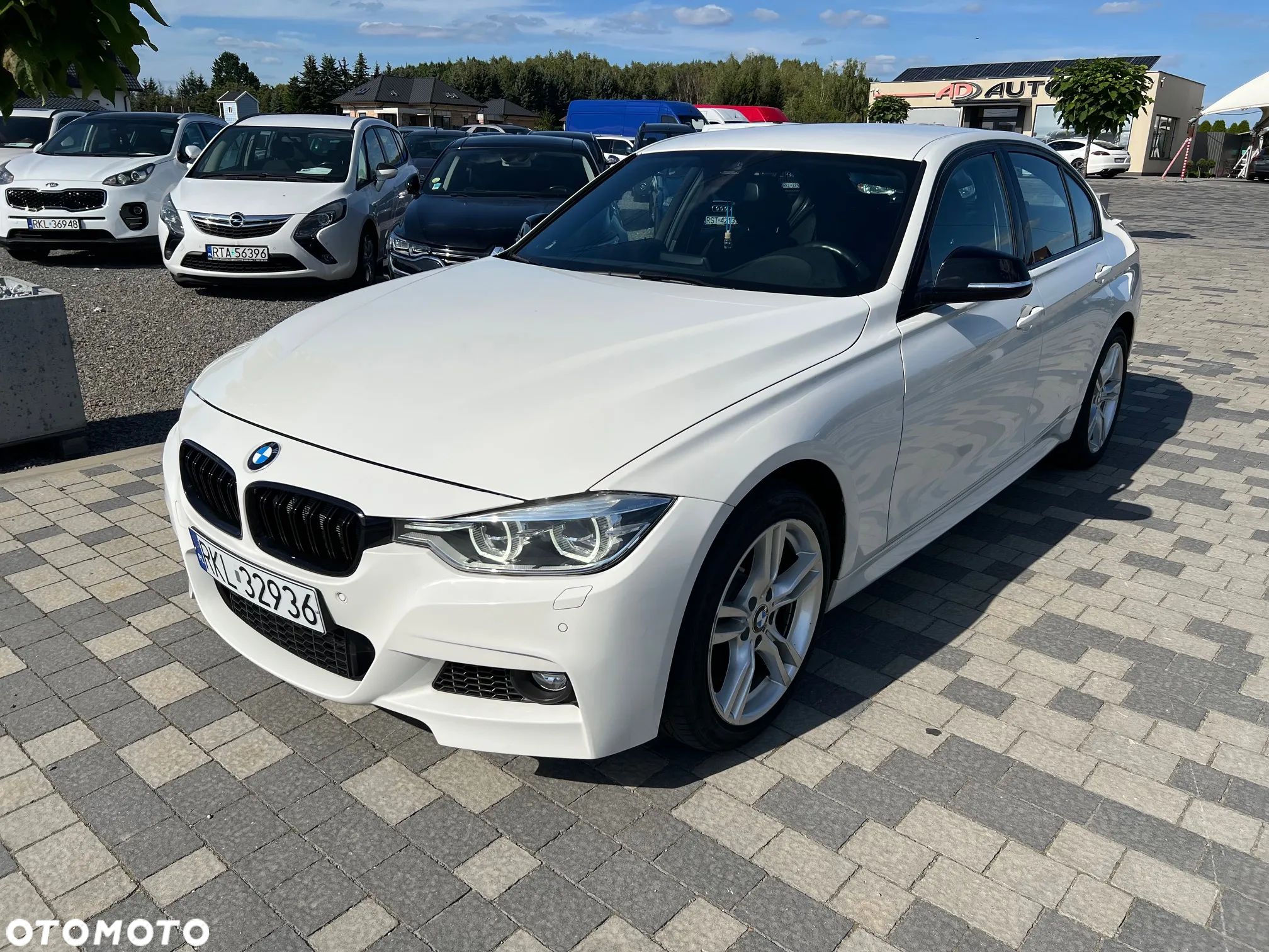 BMW Seria 3 330i xDrive M Sport - 1