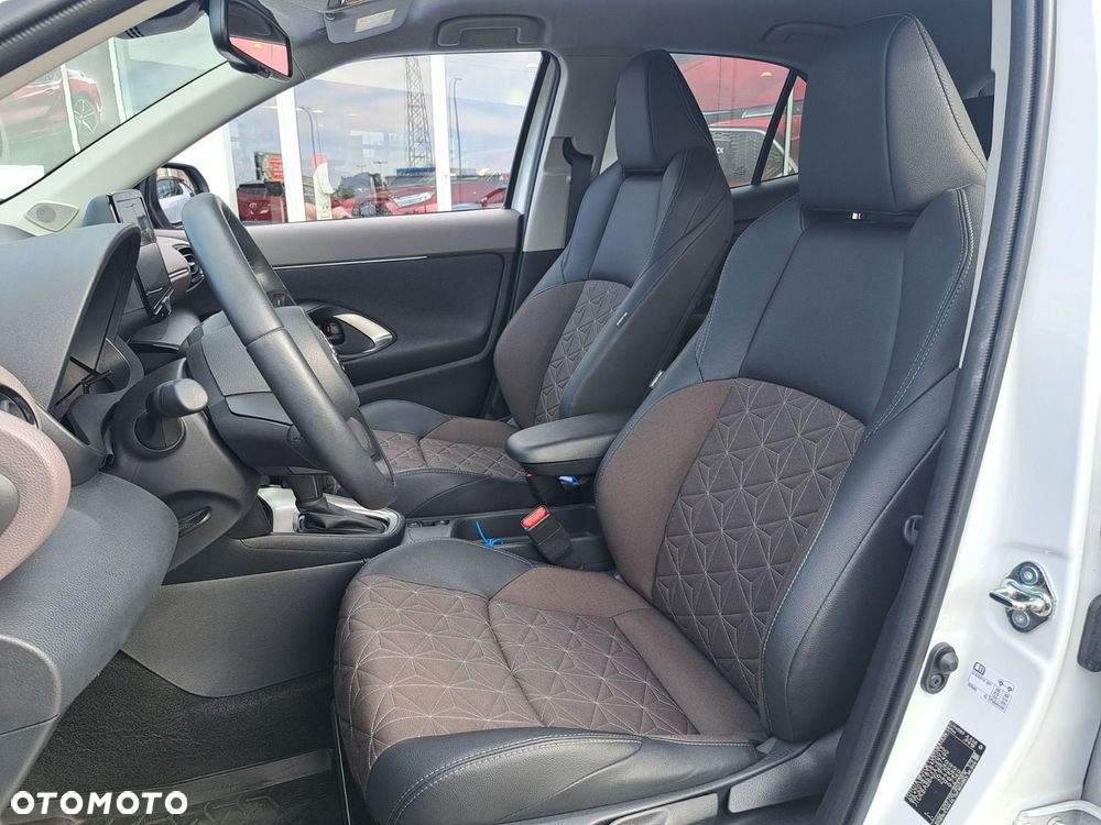 Toyota Yaris Cross - 15