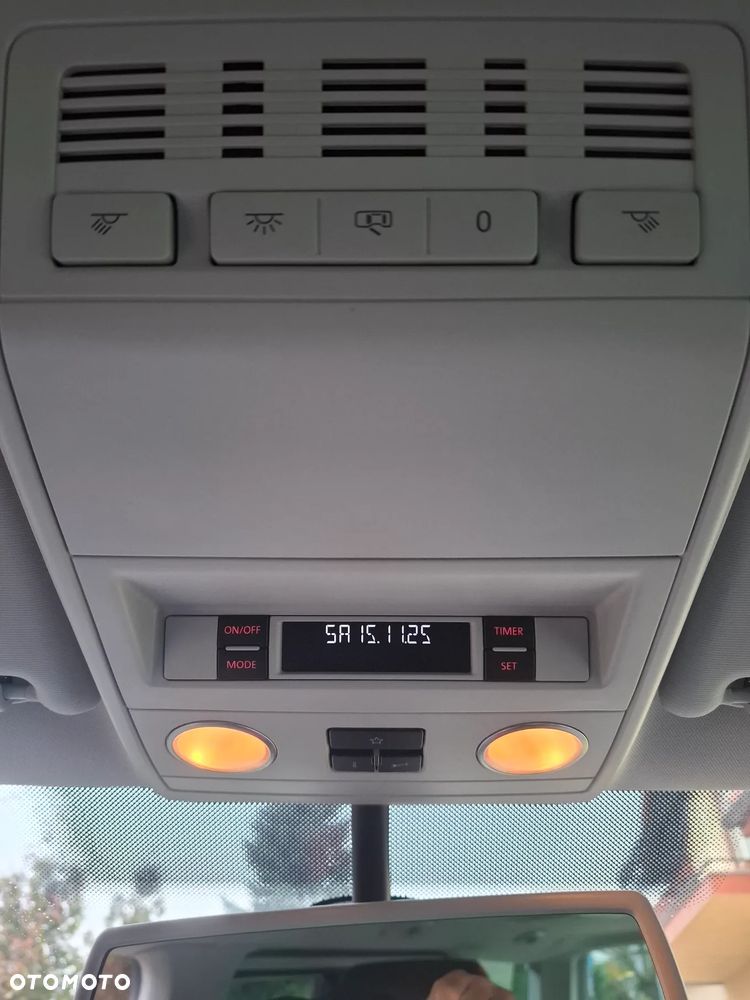 Volkswagen Multivan - 31