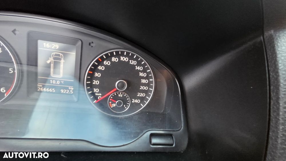 Volkswagen Caravelle - 3