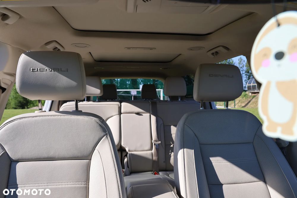 GMC Acadia - 31