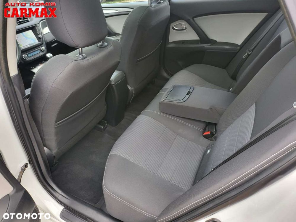 Toyota Avensis Touring Sports 1.8 Executive - 29
