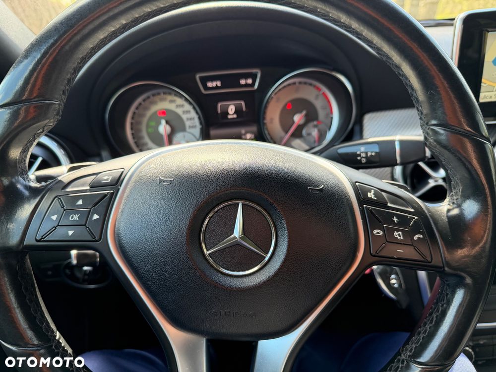 Mercedes-Benz GLA 180 CDI 7G-DCT Edition 1 - 17