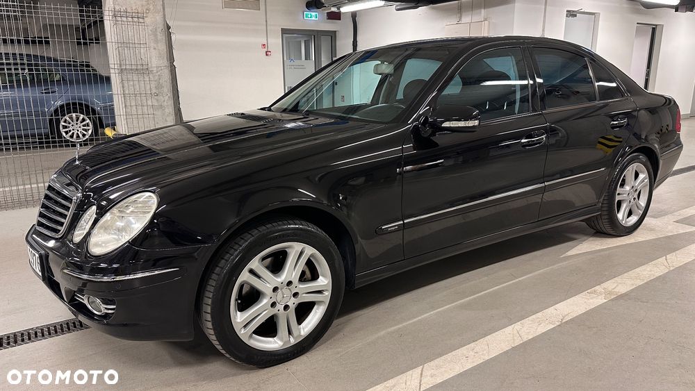 Mercedes-Benz Klasa E 350 4Matic Avantgarde Sport Edition - 23