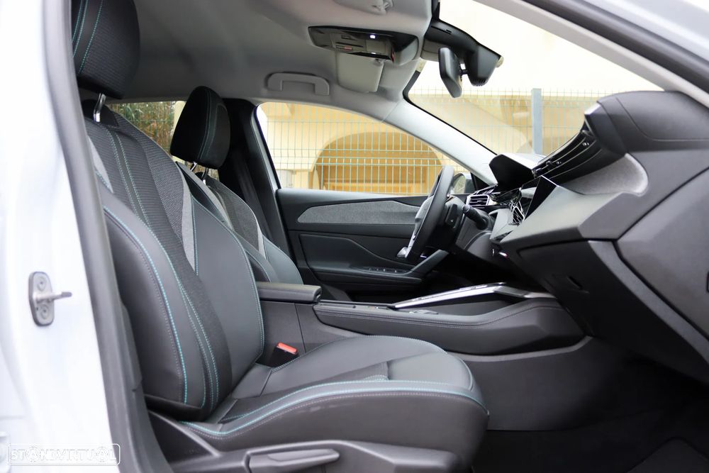 Peugeot 308 SW 1.2 PureTech Allure EAT8 - 37