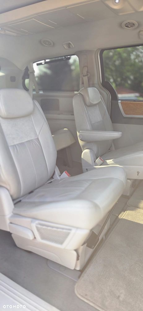 Chrysler Town & Country 4.0 Limited - 19