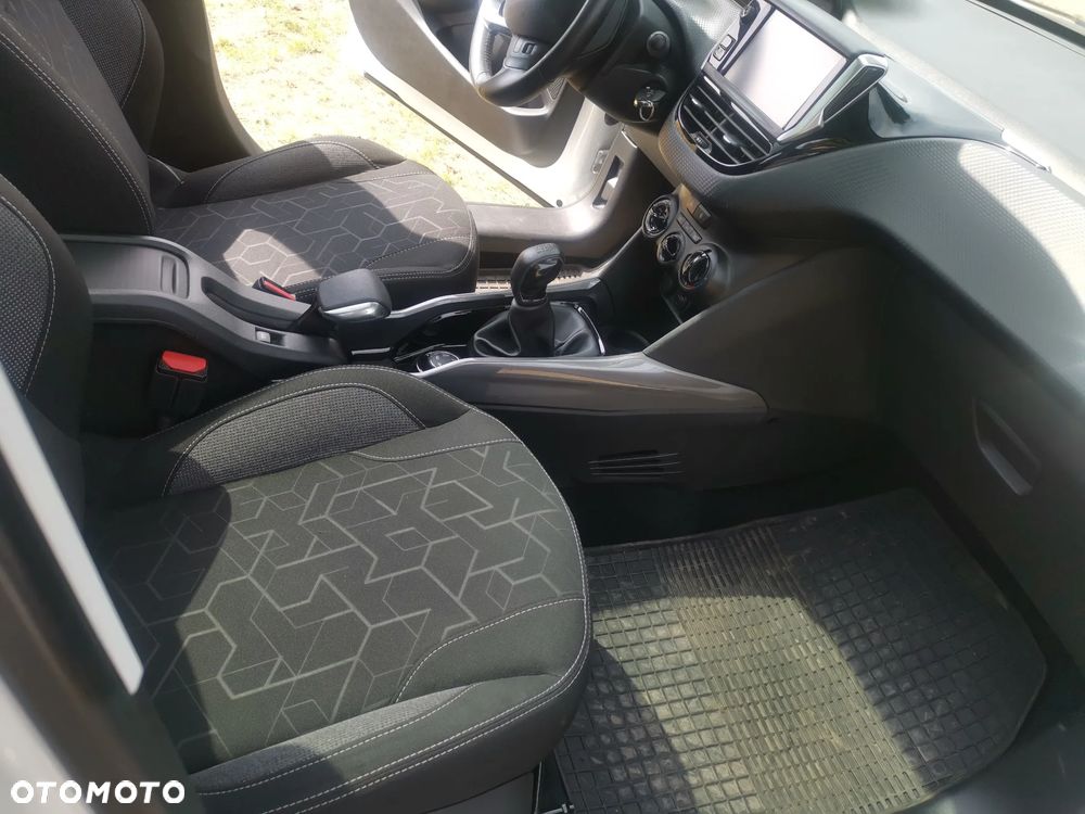 Peugeot 2008 1.2 Pure Tech GPF Active S&S - 9