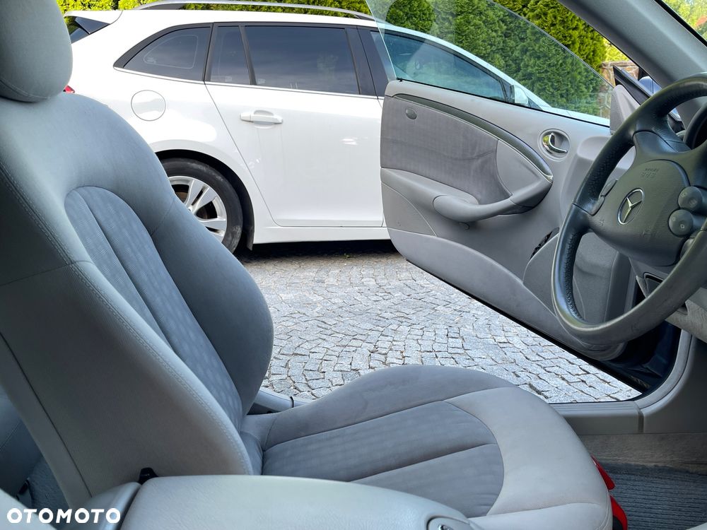 Mercedes-Benz CLK - 33