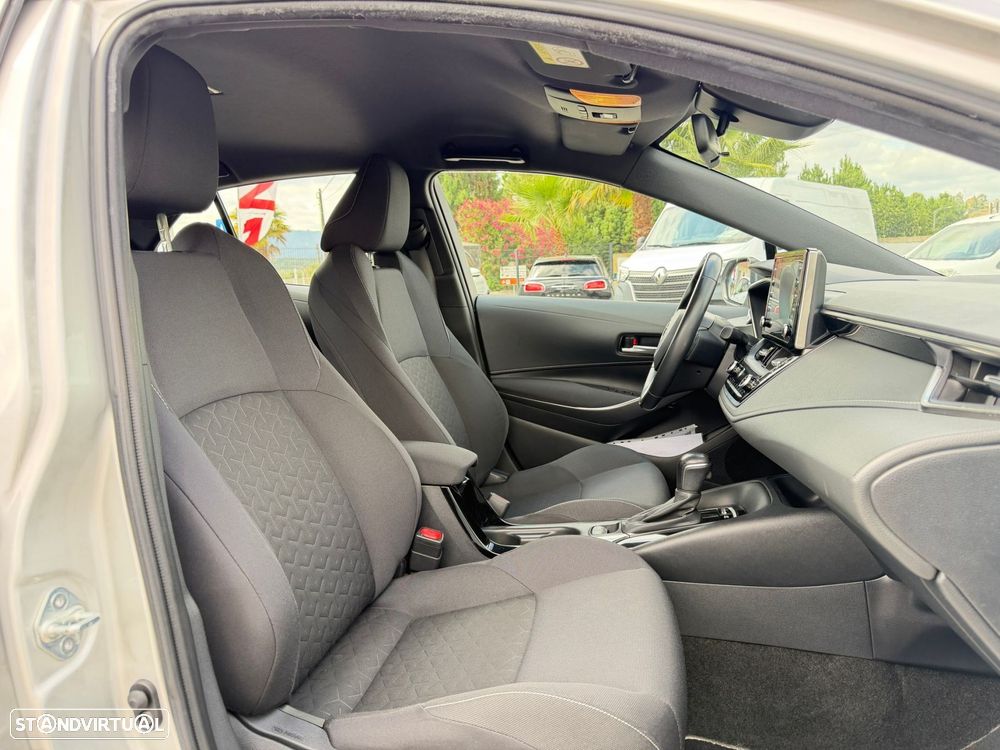 Toyota Corolla 1.8 Hybrid Comfort - 32