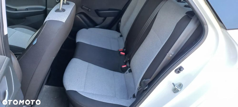 Hyundai i20 1.1 CRDi Comfort - 14