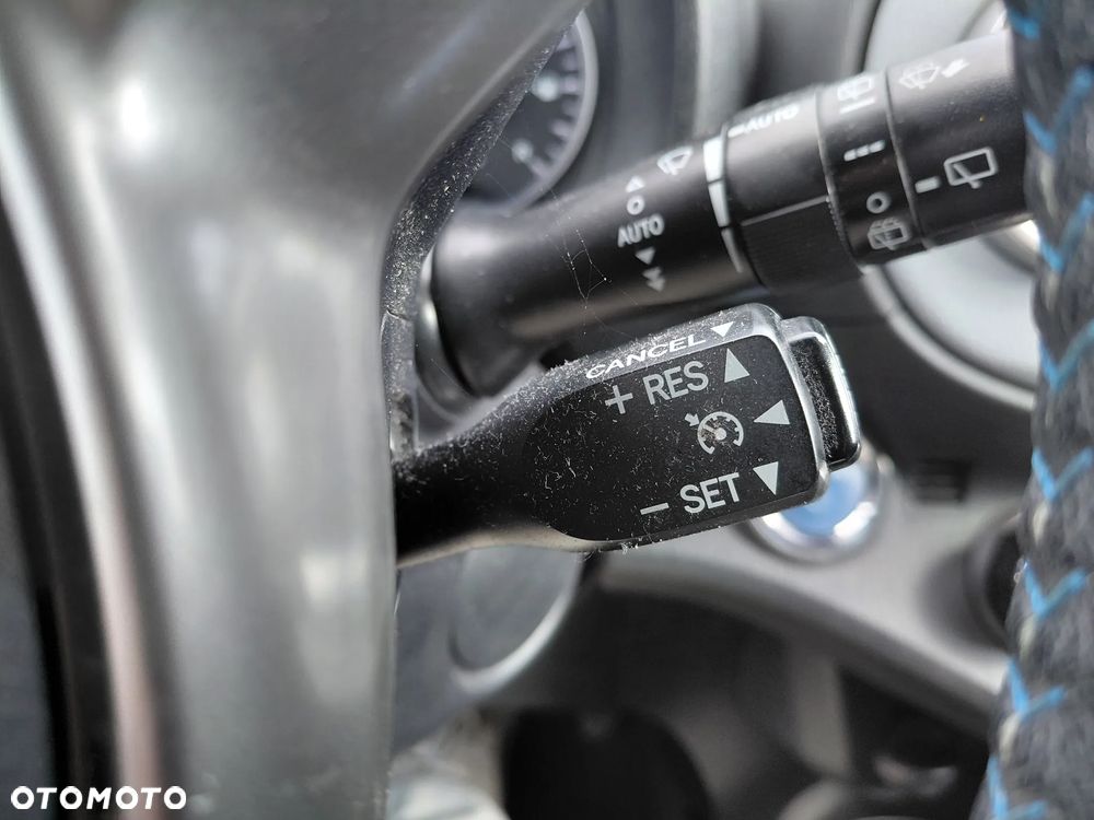 Toyota Yaris Hybrid 100 Premium - 22