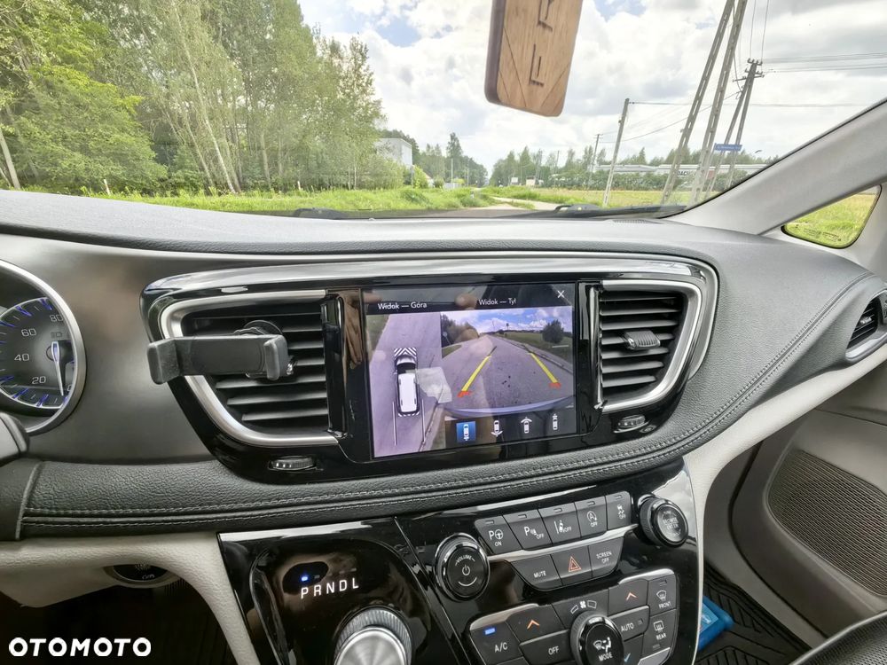 Chrysler Pacifica - 27