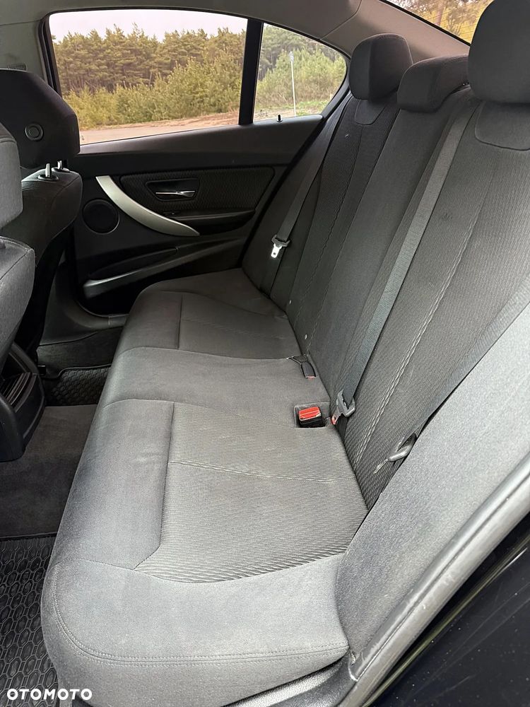 BMW Seria 3 318d - 19