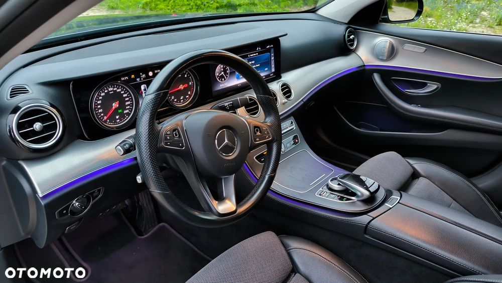Mercedes-Benz Klasa E 220 d T 9G-TRONIC - 20