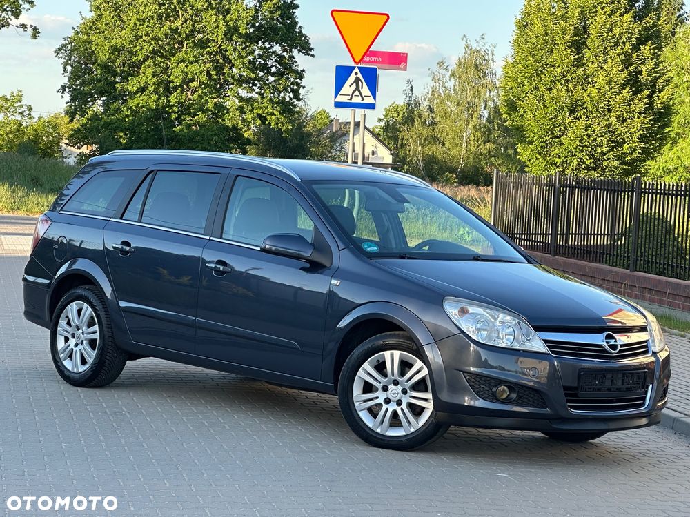 Opel Astra 1.6 Automatik Design Edition - 9