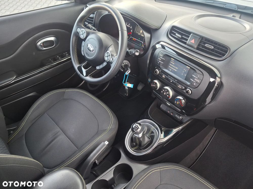 Kia Soul Diesel Dream Team Edition - 21