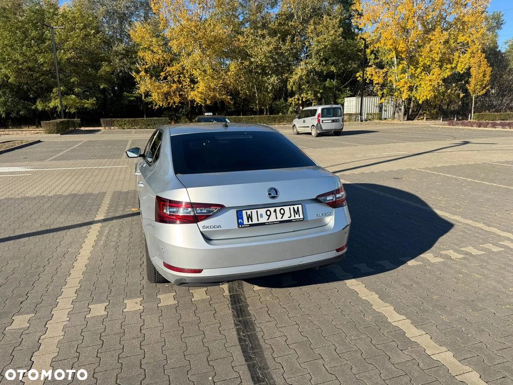 Skoda Superb 2.0 TDI Style - 3
