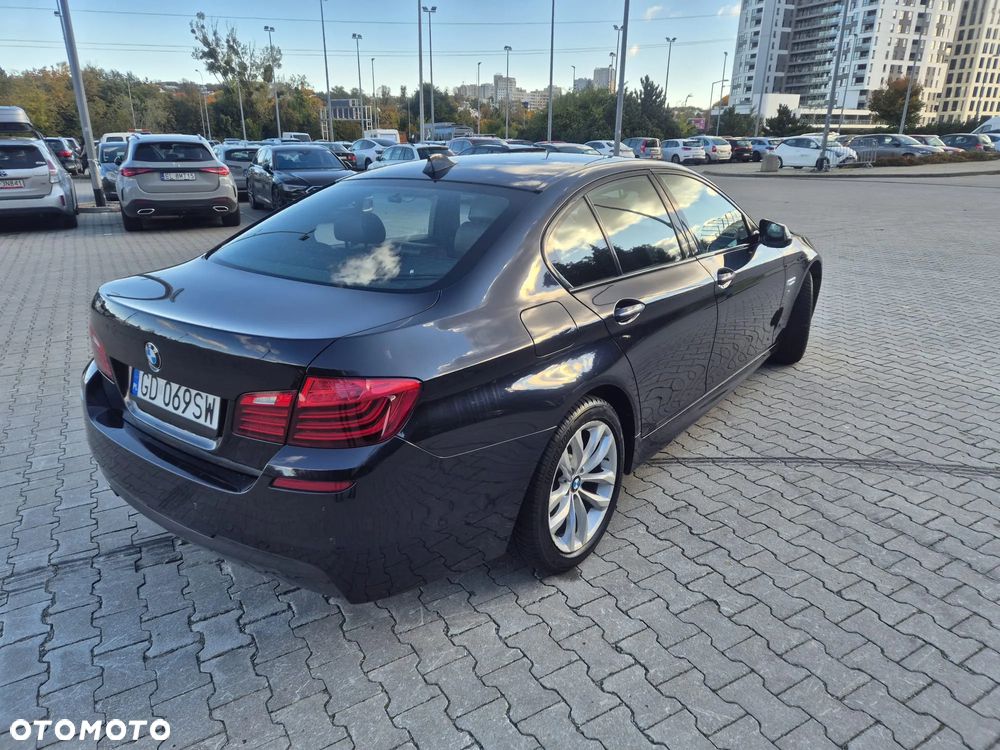 BMW Seria 5 520d xDrive - 4