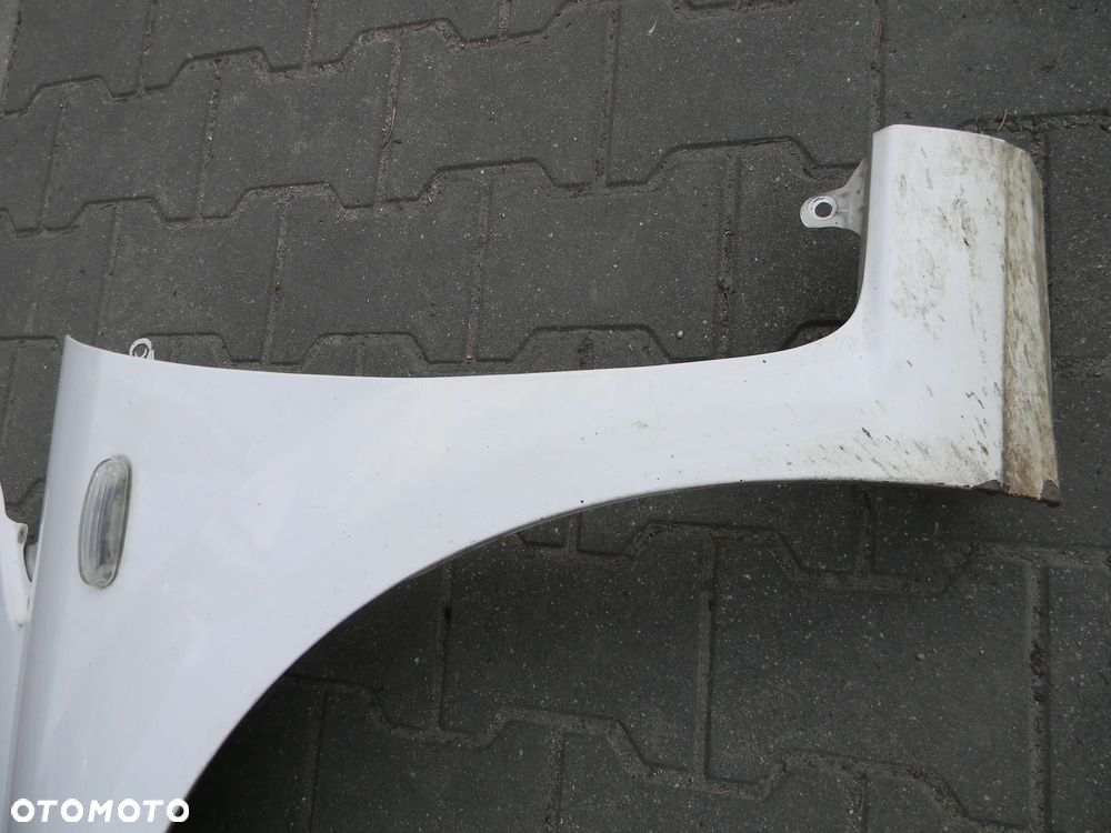 błotnik lewy przód FIAT GRANDE PUNTO biały - 5