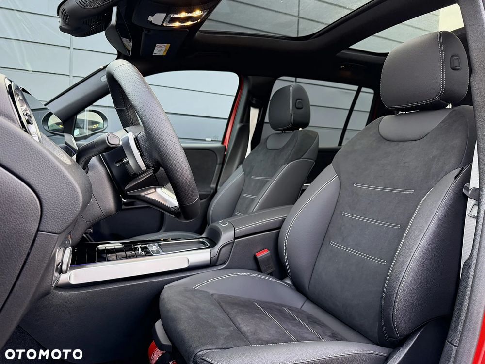 Mercedes-Benz GLB 220 mHEV 4-Matic AMG Line 8G-DCT - 17