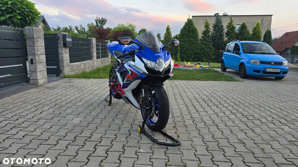 Suzuki GSX-R - 4