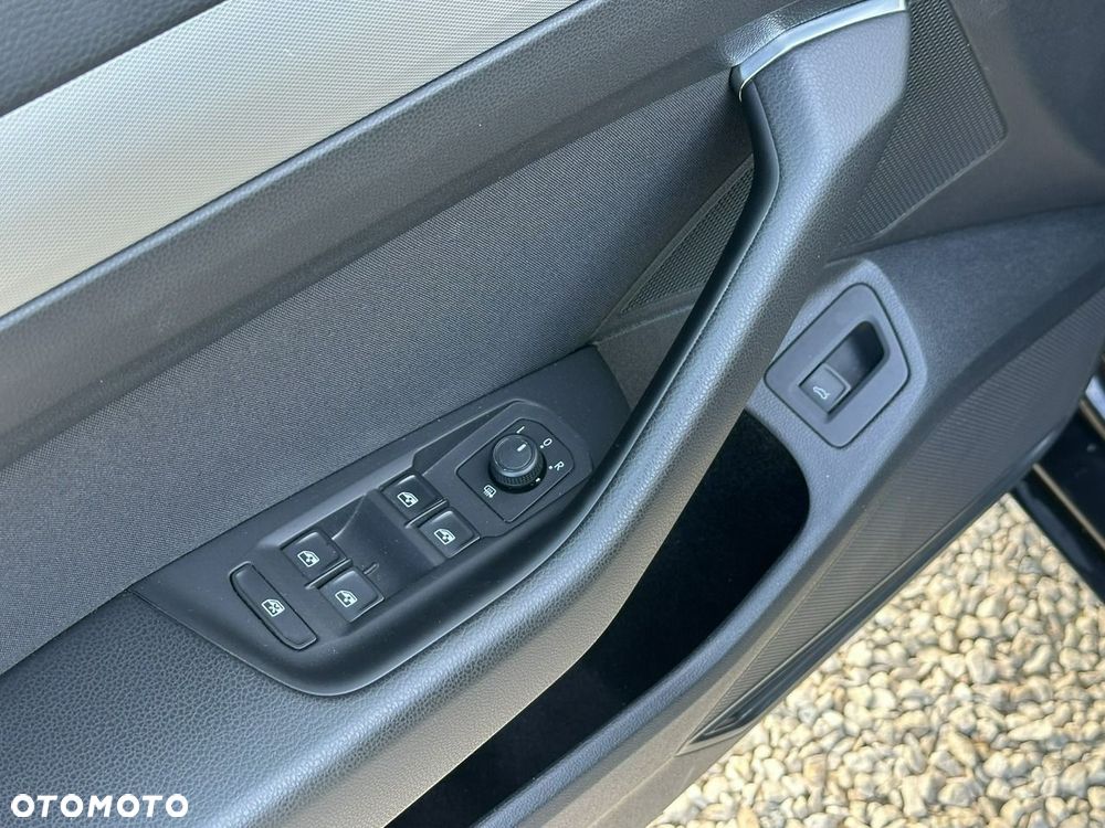 Volkswagen Passat - 16