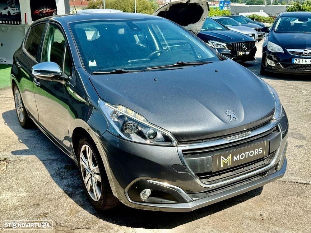Peugeot 208 1.2 PureTech Style - 1