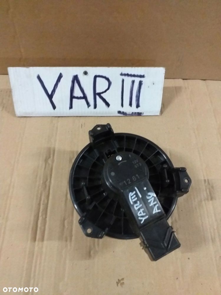 Toyota Yaris III dmuchawa silniczek nawiewu - 1